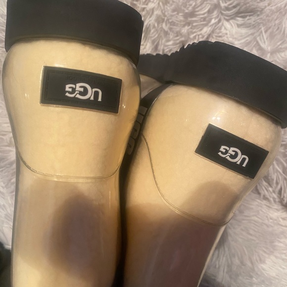 UGG Women’s Classic Clear Mini Size 10 - Picture 8 of 8